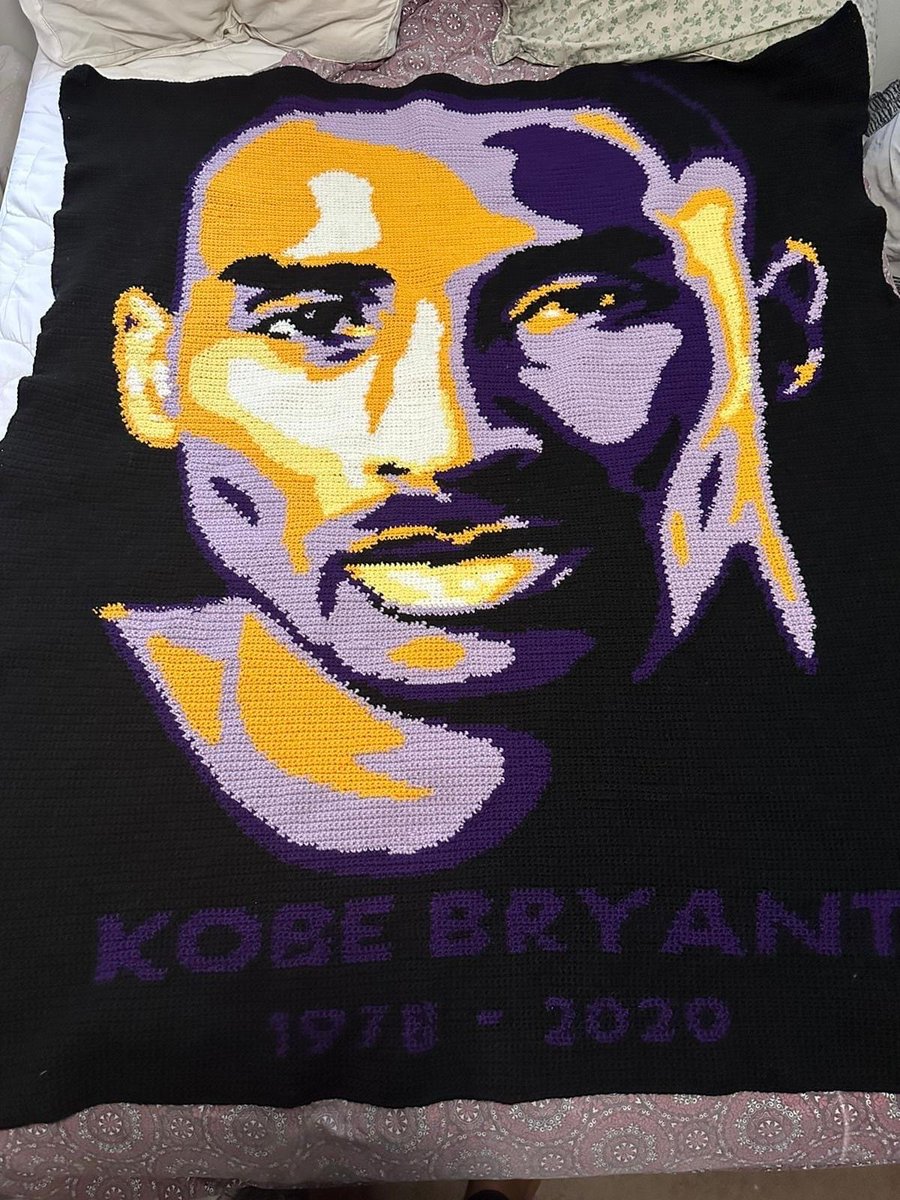 savedbythbelle's tweet photo. My aunt crocheted this! I’m in awe. Mamba forever 💜 https://t.co/xU2iKseqvi