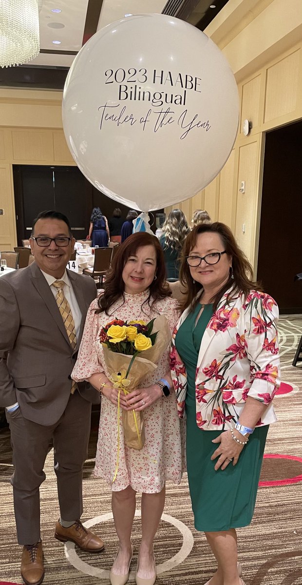 rociocororonado's tweet photo. @REDSTEM_Magnet in the house🎊🎉 @UHouston 🙌🏻Celebrating @HAABE_ Teacher of the Year with Ms. Rosy Lopez and @TrevinoOctavian. Way to go ESL and Bilingual teachers, we’ll deserved recognition👏👏👏👏@HISDMultiPrgms #brainpowers https://t.co/bU0I9Pnyve