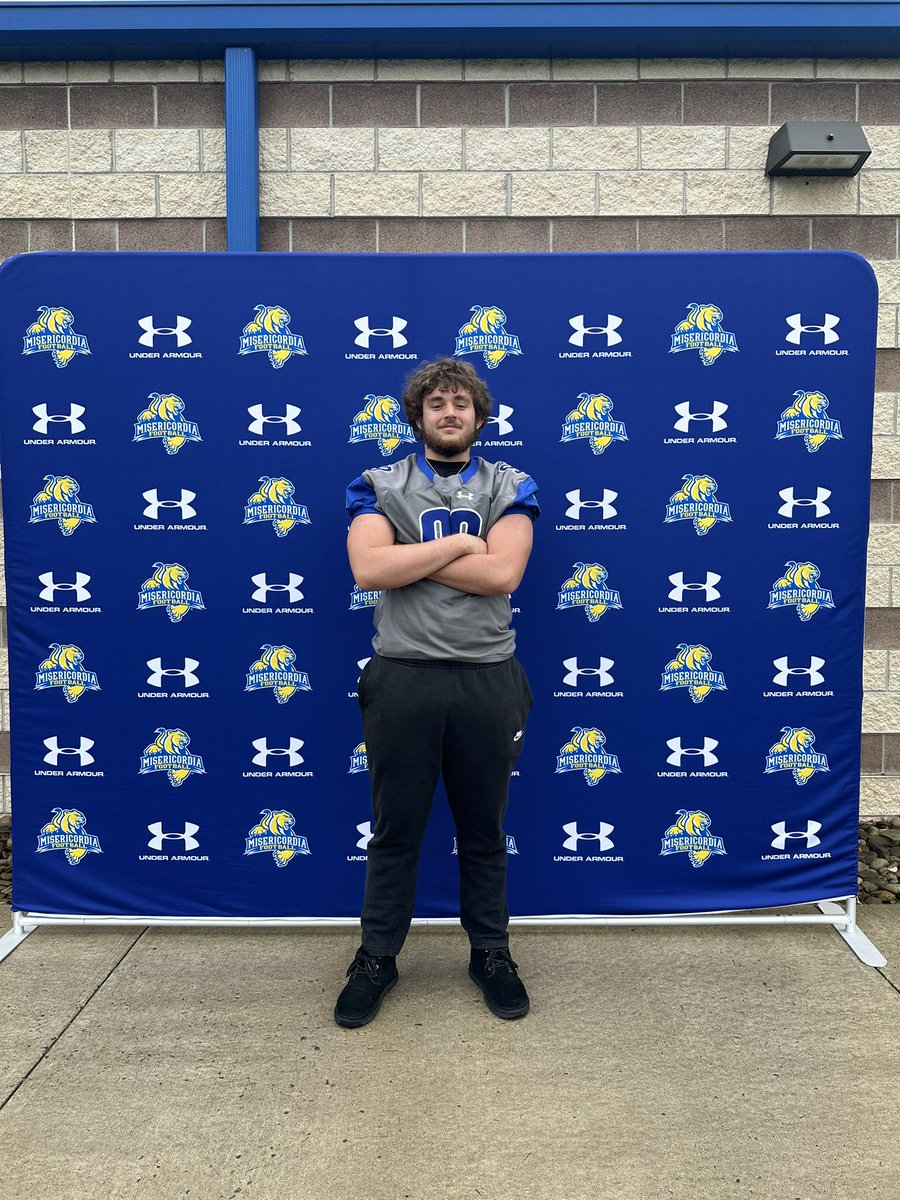 Cy_McCall55's tweet photo. Had a great time at @MUCougarsFB Junior day today, was an awesome experience. Thank @Coach_Cottle for the invite, and @K_Price73 as well. 
@CoachSandora4 @PHS_PanthersFB #RecruitTheVille https://t.co/r05PDjXAOl