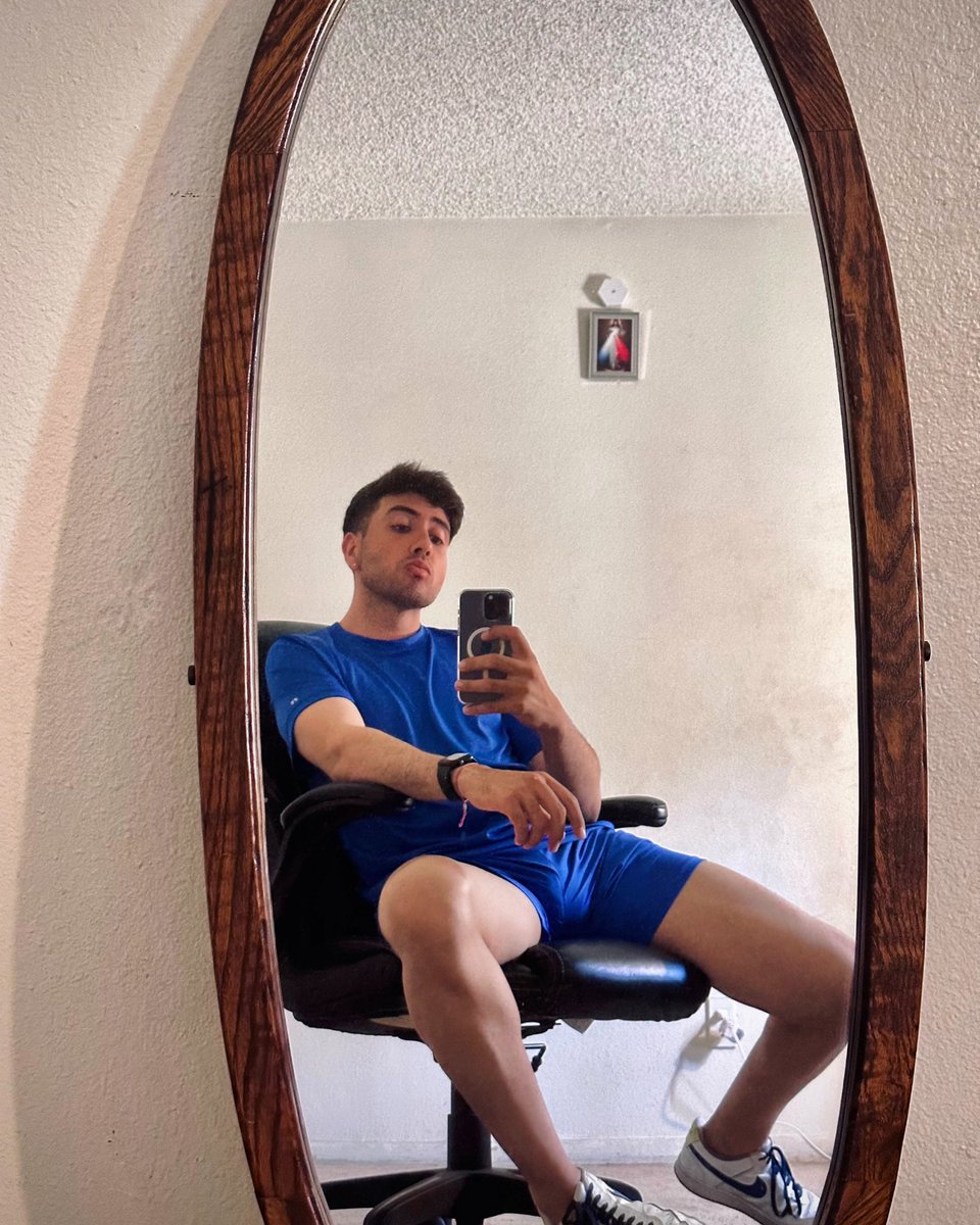 AlexG9514's tweet photo. So? 🔥🫰🏻 

#mexican #boy #selfiesaturday #man #gym #usa https://t.co/vOobxFFGj1