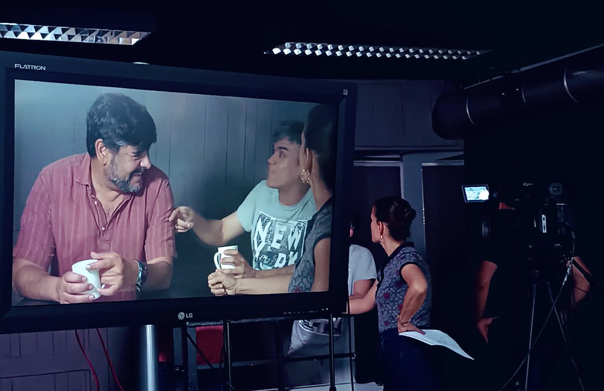 JAguileractor's tweet photo. Intensivo con #MarichuSanz 🎬🎞️🎥

#actor #interpretación #directoradecasting #intensivo #cursos #rodajes #Málaga #cine https://t.co/Mp79SsuRjH