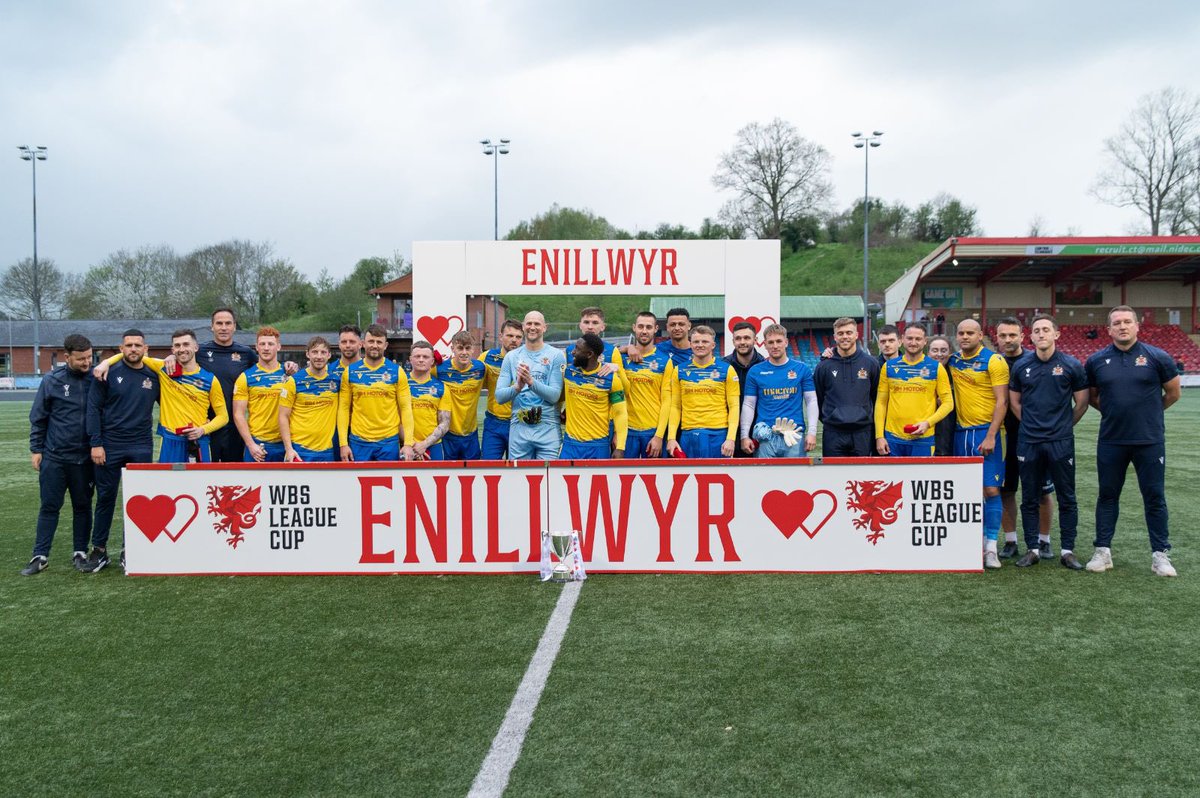 BarryTownUnited's tweet photo. And that's a wrap 💛💙

What a season... 

🏆🏆🏆🥇🥇🥇 https://t.co/YXEHj7fNlV
