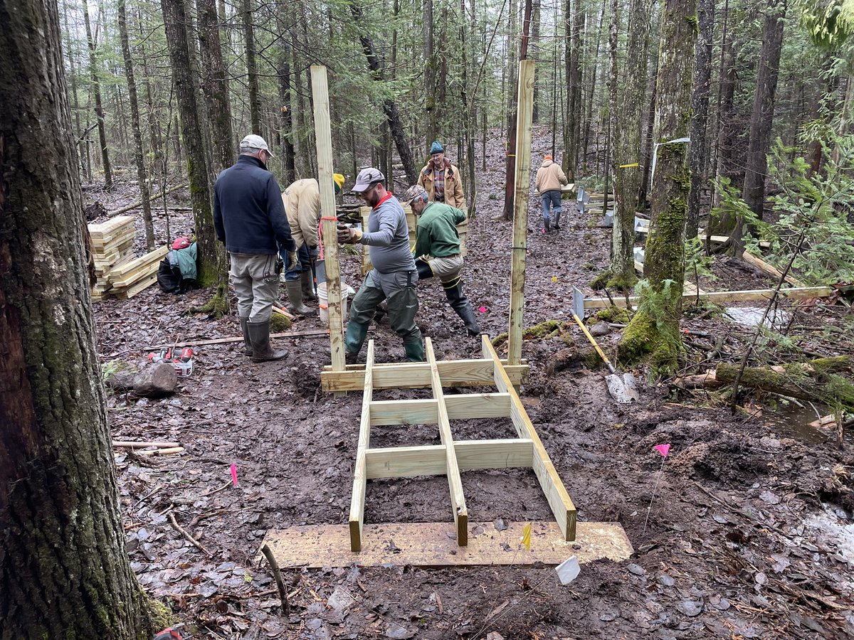 HagenWI's tweet photo. Had a blast talking to some passionate volunteers for @IceAgeTrailOrg just north of Rib Lake today - mostly installing boardwalks over wet areas. Lots of smiles on a cold, rainy day! Story to come. https://t.co/2D1JWTr8SR