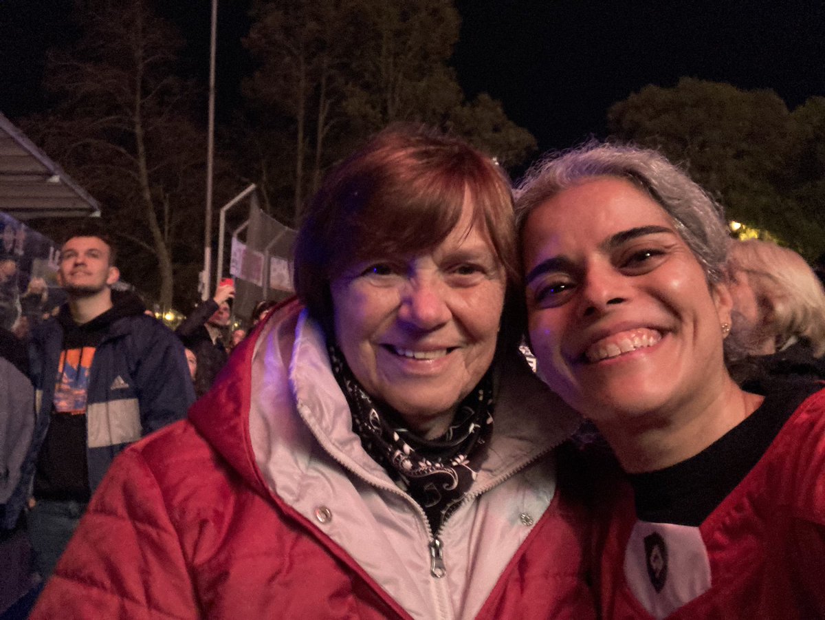 AyeshaRekhi's tweet photo. A thrilling #lacrosse 🥍 final in #Radotin tonight with @PrivateersLC becoming the #AlesHrebesky Memorial 2023 Champions. Delighted to be there to cheer along with so many fellow Canadians. And particularly honoured to meet Aleš Hřebeský’s mother. 🇨🇦🇨🇿 https://t.co/iNCzLdnIDx