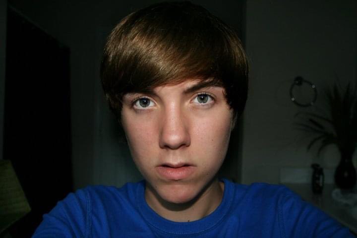 Chaseduh's tweet photo. 2010 Asa is here and he has a message for you. (I can’t say what it is) https://t.co/X27Ehe5q7Y