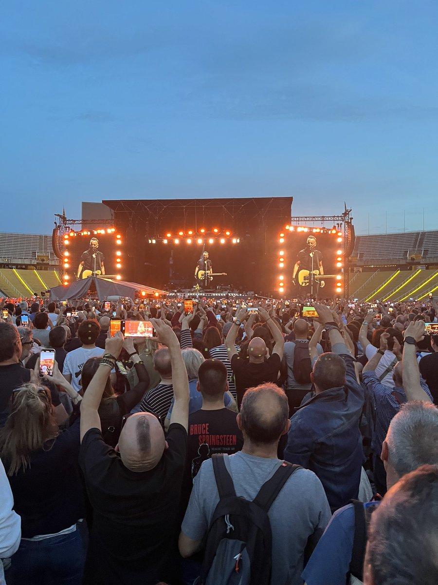 fcaudepon's tweet image. Hola Barcelona!! #SpringsteenBarcelona