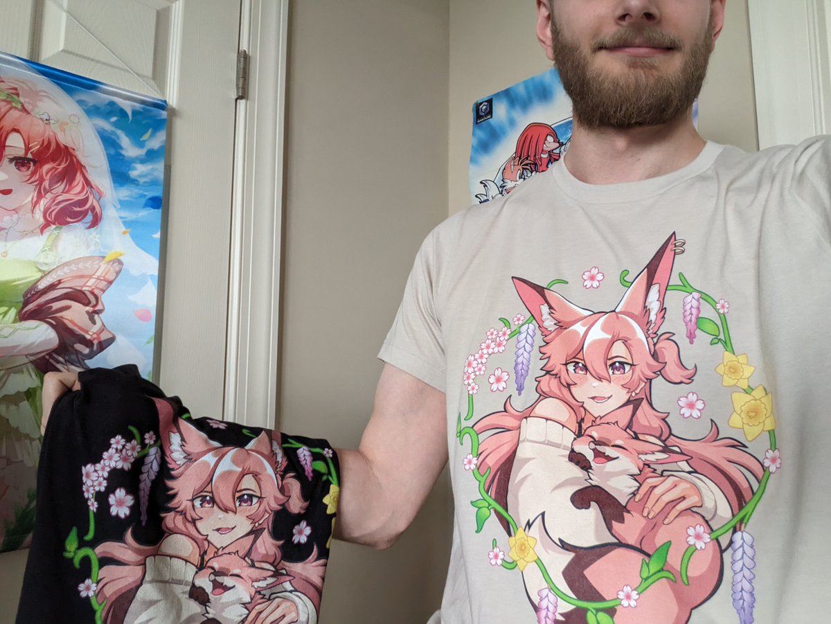 _OneCut_'s tweet photo. To give you an idea of how big the poster is, her right hand is about the same size as mine!😆
The T-shirts are nice and light which is perfect for the spring/summer!
This mug is a fine addition to my collection
More merch is still in the mail & I can't wait!
#SpringMinnya2023 https://t.co/hVRUFIluGT