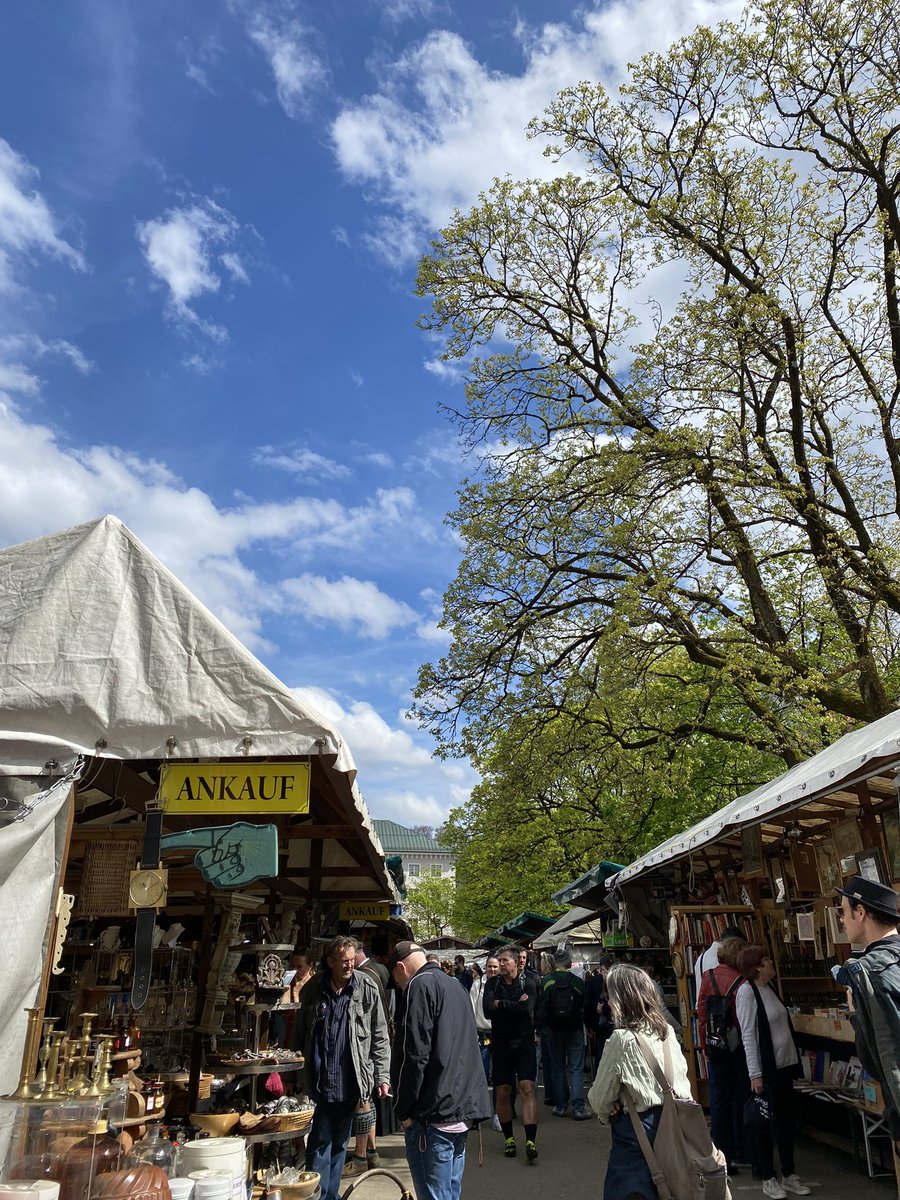 SuHoRoma's tweet photo. Dult is in der Au 🎡
Eröffnung heute der Auer Dult mit vielen schönen Momenten … 🥳☀️
#auerdult #dult #scheeis https://t.co/Cerzn4WuF1