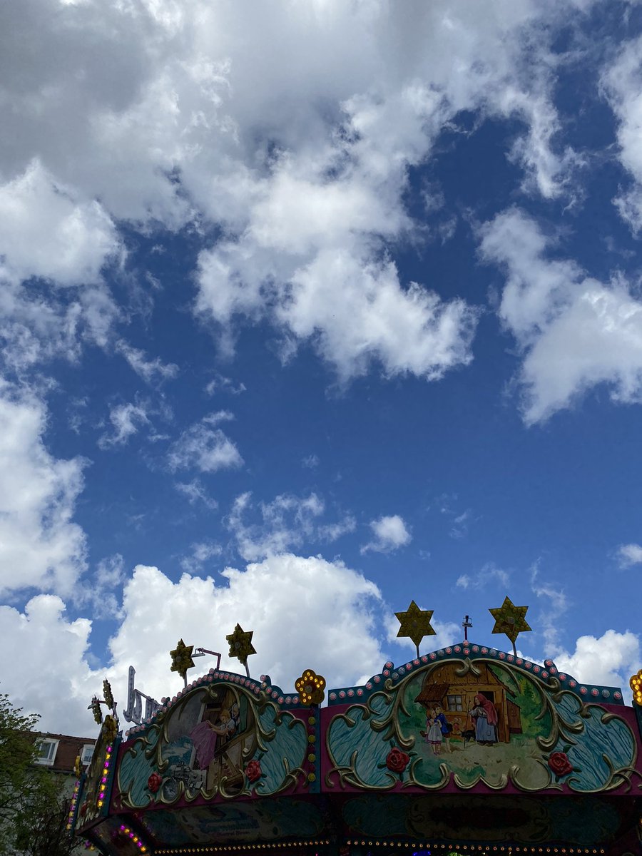 SuHoRoma's tweet photo. Dult is in der Au 🎡
Eröffnung heute der Auer Dult mit vielen schönen Momenten … 🥳☀️
#auerdult #dult #scheeis https://t.co/Cerzn4WuF1