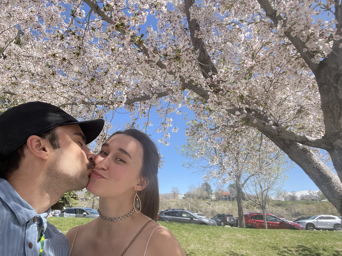 jeezalli's tweet photo. LOOK AT US HES SO CUTE 🤩 he told me to look cute for a surprise and took me to the cherry blossom tunnel 🥹🫶🏻 https://t.co/X35q2lYi45