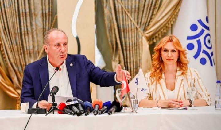 ankara_kusu's tweet photo. Bu soruyu Muharrem ince veya çakma sarışın parti sözcüsü cevaplasın; 10 milyon doları kimden aldınız Muharrem Bey? Bu paraları dikkat çekmemek için 2’şer bin dolarlık parçalar halinde kimlere bozdurttunuz? Size açıklamanız için 48 saat süre veriyorum 💪😁 @vekilince @ipekozkal https://t.co/t5e4eRGn34
