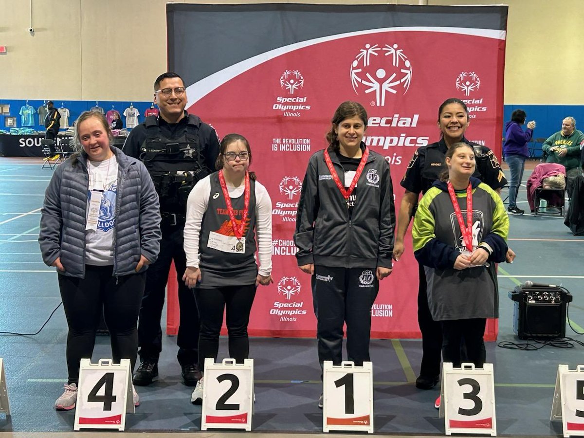 D99TF's tweet image. Congrats Colleen on earning a gold 🥇 in the 200M run!