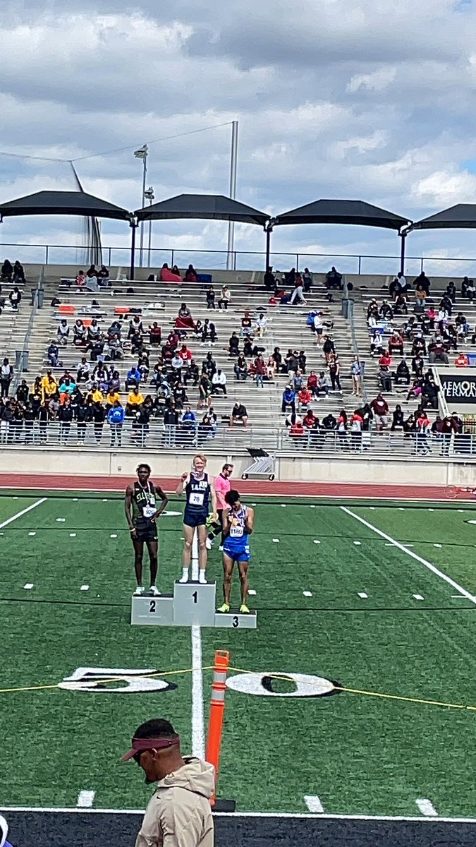 Ellison Track And Field tweet media