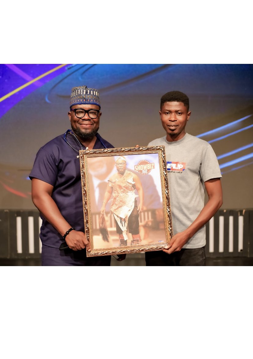 imagineflip's tweet photo. On Showbiz 360 with the hilarious  @GiovaniCaleb received a digital painting from @imagineflip 
Order for yours now. We also do all printing and graphic design work.
Whatsup or call 0272812523

thank you very much
@giovani
@nana_yaw_johnson
@tv3_ghana 
#showbiz360
#imagineflip https://t.co/puCxSoMjYG