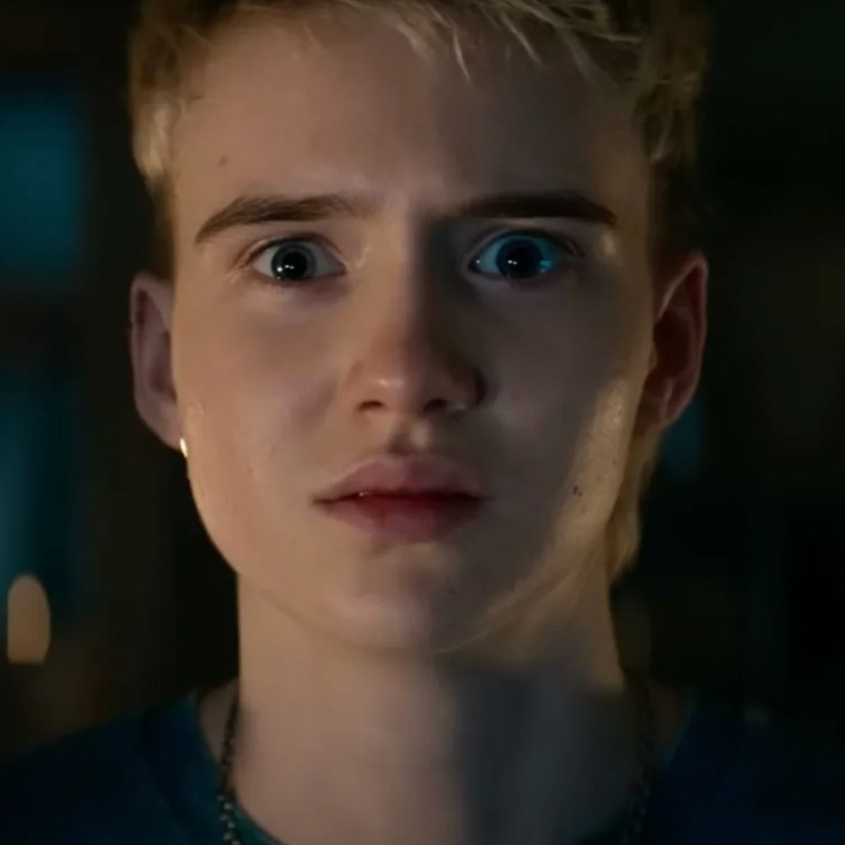 DisasterKen's tweet image. I have two brain cells and they're just Riley and Danny, just terrible decision-making skills from either self-destructiveness or no-thoughts-just-vibes disease