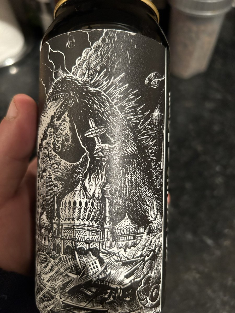 WaltonTiger's tweet photo. Oh my, this #Stouturday addition will be my last…
Chocolate and underlying boozy bourbon, coffee and smoothing vanilla.
A birthday pressie from my eldest daughter, who has impeccable taste.
🍻
#Stoutzilla https://t.co/JLEElhPp7c