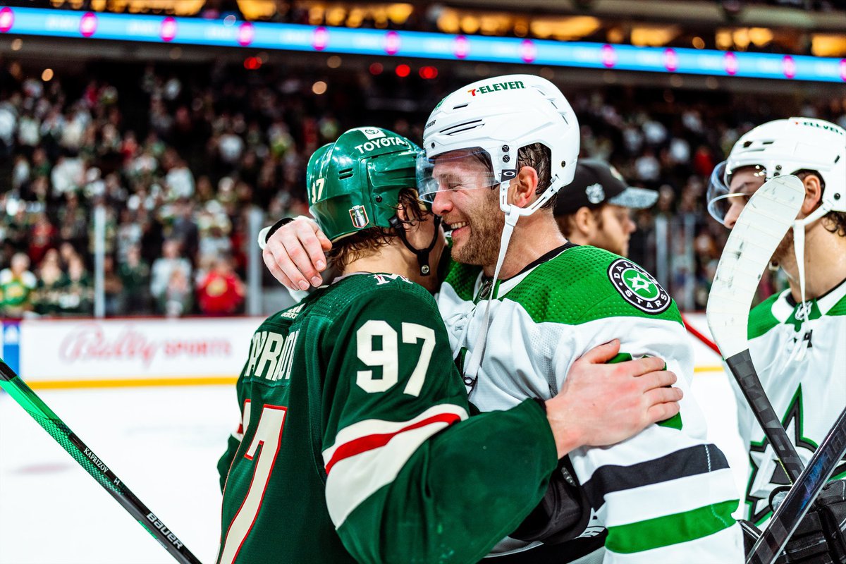 MinnyHockey's tweet photo. The beautiful game 🤝 

#mnwild https://t.co/BTxRMmyMDc