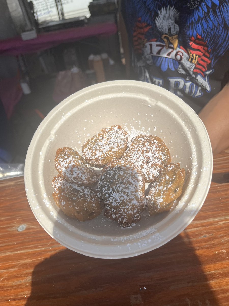 LivingLocalWAVY's tweet photo. Festival Food everything from baked goods, burgers, to fried oreos. #SITW #WAVYSITW @WAVY_News https://t.co/3KFt0MYk6m