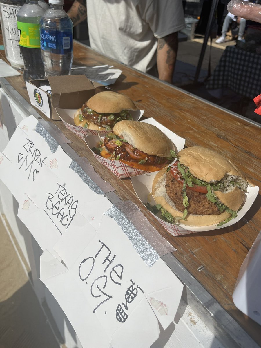 LivingLocalWAVY's tweet photo. Festival Food everything from baked goods, burgers, to fried oreos. #SITW #WAVYSITW @WAVY_News https://t.co/3KFt0MYk6m