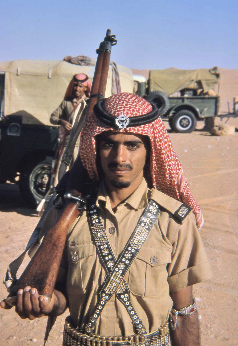 malaradah's tweet photo. صور للزي الرسمي لجيش البادية الحضرمي إبان حقبة السلاطين قبل عام 1967م حيث تبين الالتزام الكامل بالزي العربي. https://t.co/cTkgw0PRXO