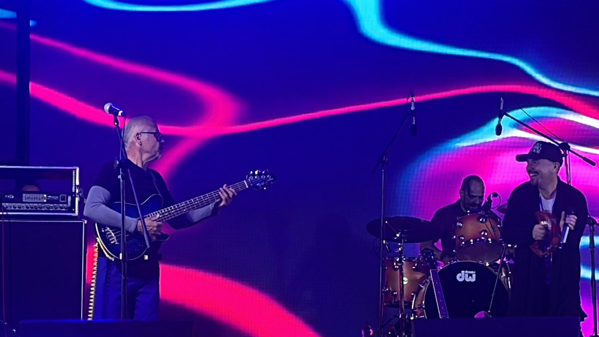 Muy buena noche de karaoke rockero con SANTO CEBRERO DEL KAOS ⁦<a href="/SantaSabinaOf/">Santa Sabina</a>⁩ ⁦<a href="/PonchoSabino/">Poncho Figueroa</a>⁩ ⁦<a href="/LunaOlivia/">Olivia Luna ✨</a>⁩ ⁦<a href="/ruidoblancofm/">Ruido Blanco FM ⚡️</a>⁩ ⁦<a href="/Chava_Rock/">Chava Rock</a>⁩ ⁦<a href="/jrugerio/">Jorge Rugerio</a>⁩ en la ⁦<a href="/FNSM_Oficial/">Feria de San Marcos</a>⁩ ⁦<a href="/CulturaAgs/">Instituto Cultural de Aguascalientes</a>⁩