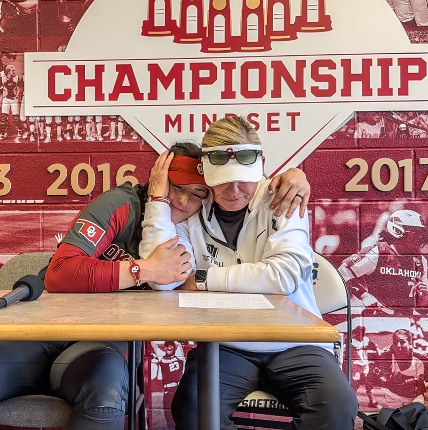 Oklahoma Softball on Twitter: "๐๐โs moment โฅ๏ธ https://t.co/IePZ2dVX6A ...