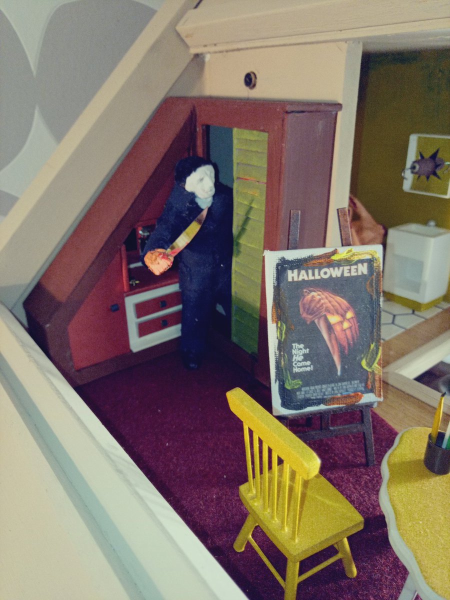 lostmartyn's tweet photo. Laurie Strode's bedroom in my #horror #dolls house...
#Halloween #michaelmyers
#HorrorFamily #HorrorFam #modelling #crafts #HorrorCommunity #HorrorMovies @jamieleecurtis @CarpenterMovies https://t.co/O4Fg19La6m