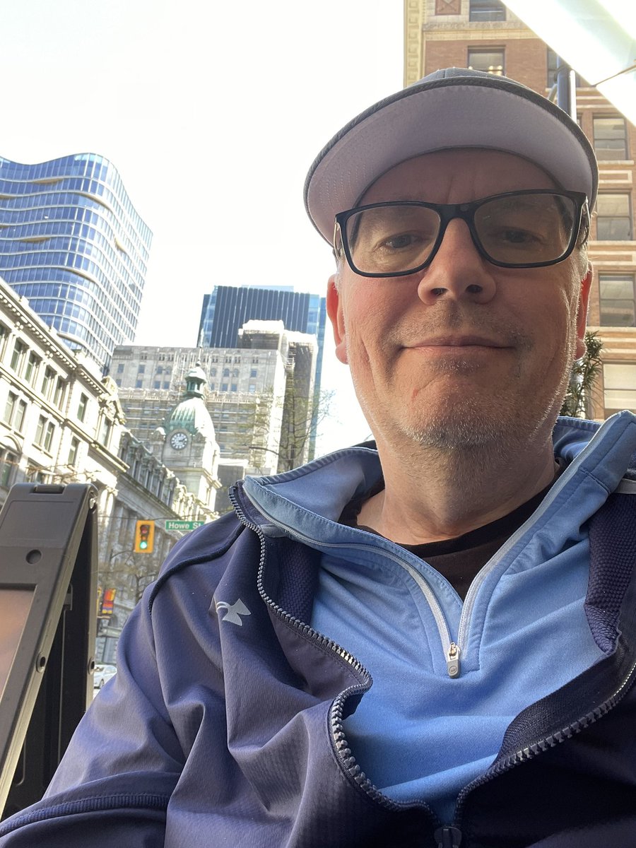 BillBoni's tweet photo. Enjoying the outdoor vibe and sunshine while waiting for an appointment for my son. Downtown energy and atmosphere on hot Saturday. https://t.co/VMBgxtQz2A