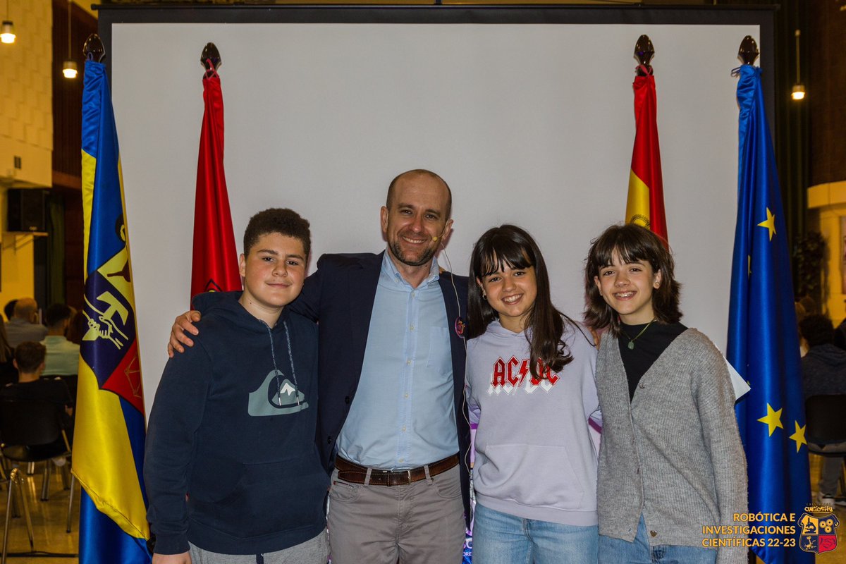 LA_Curiosity's tweet photo. Hoy hemos participado en el 2º Congreso de #JJII Luis Amigó. Allí hemos presentado los trabajos de investigación realizados este último curso. Gran experiencia! @colegioamigo #2CJJIILA https://t.co/CnRUfArB3y