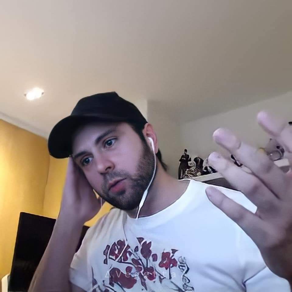 RyoAwkward's tweet photo. Comunidade QSMP brasileira, conheça Vegeta777

(meu papai) https://t.co/yIalnv7KJy