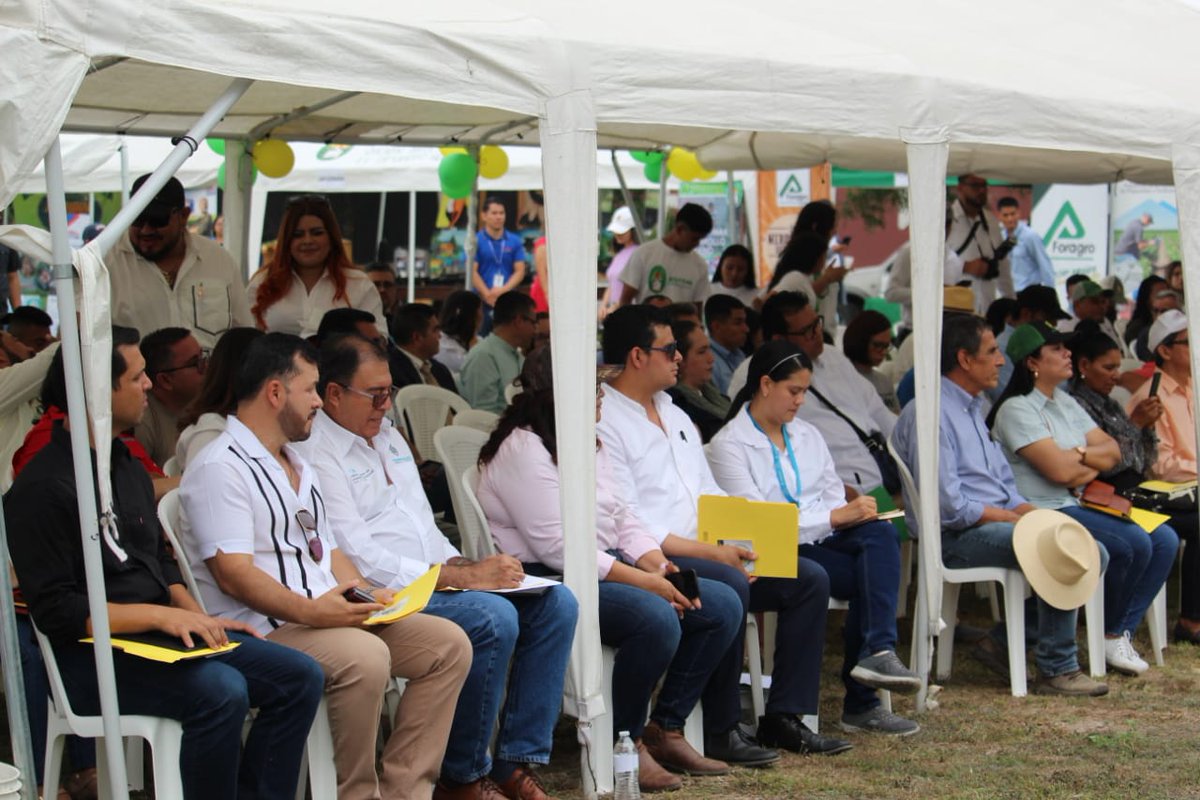 saghonduras's tweet image. En Foro Empresarial de Agromercados:

#SAG y #SAG_PRONADERS, están cumpliendo con la promesa de la presidenta Xiomara Castro,  para garantizar una soberanía alimentaria.

Lee la nota completa aquí: 👇
m.facebook.com/story.php?stor…

#UnidosPorElAgro #VolvimosAlCampo #XiomaraCumple