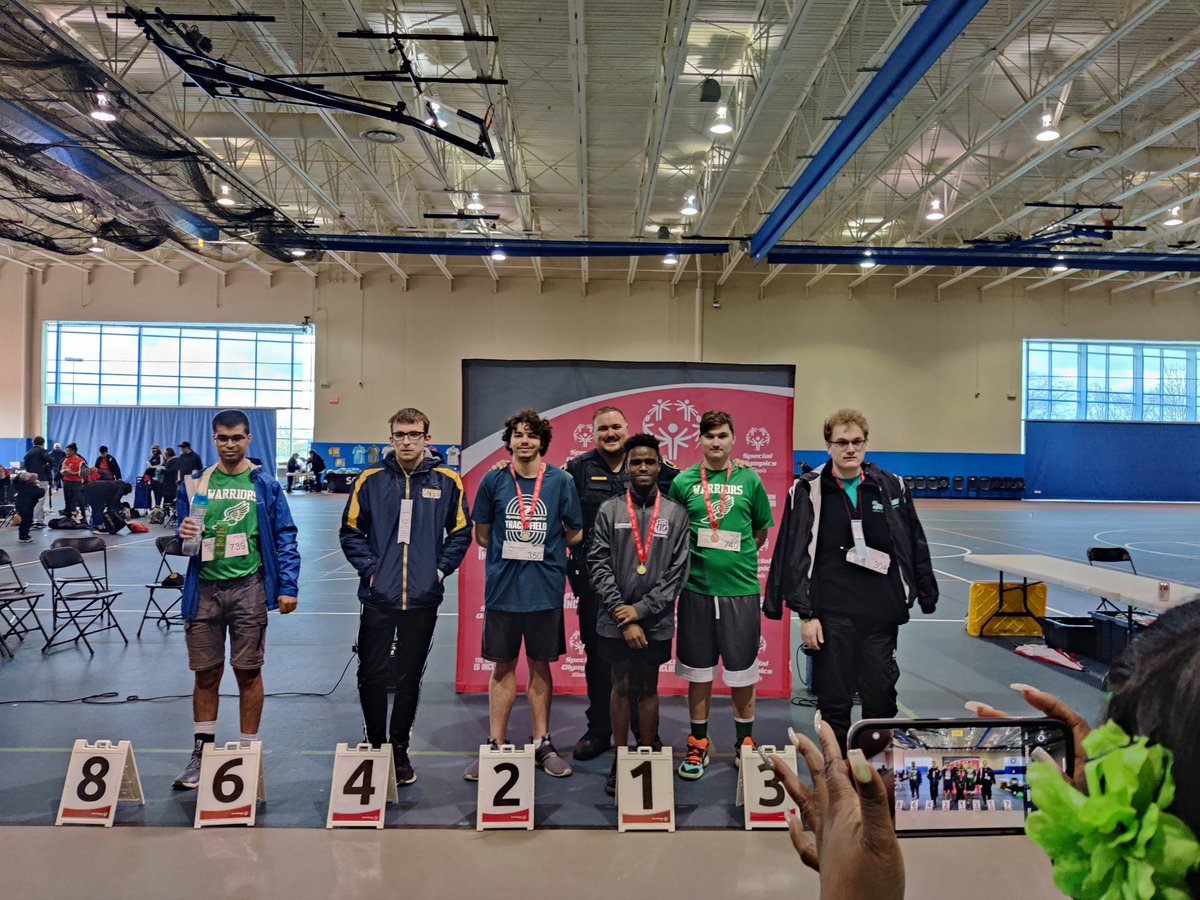 D99 SO Track & Field tweet media