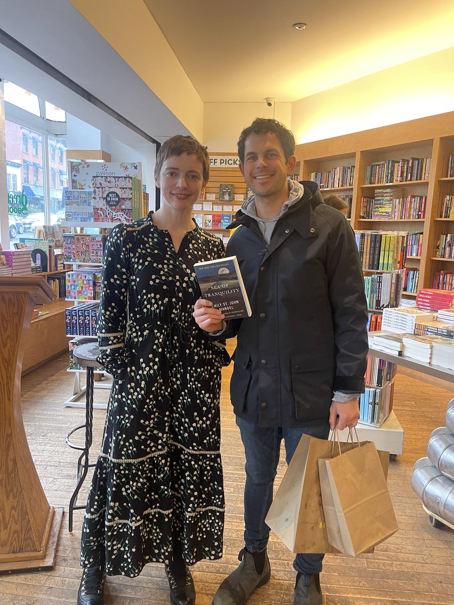 jonscottsilver's tweet image. Such an amazing #IndependentBookstoreDay in Brooklyn! Met two of my fave authors - @EmilyMandel at @greenlightbklyn and Carmen Maria Machado at @booksaremagicbk #IndieBookstoreDay