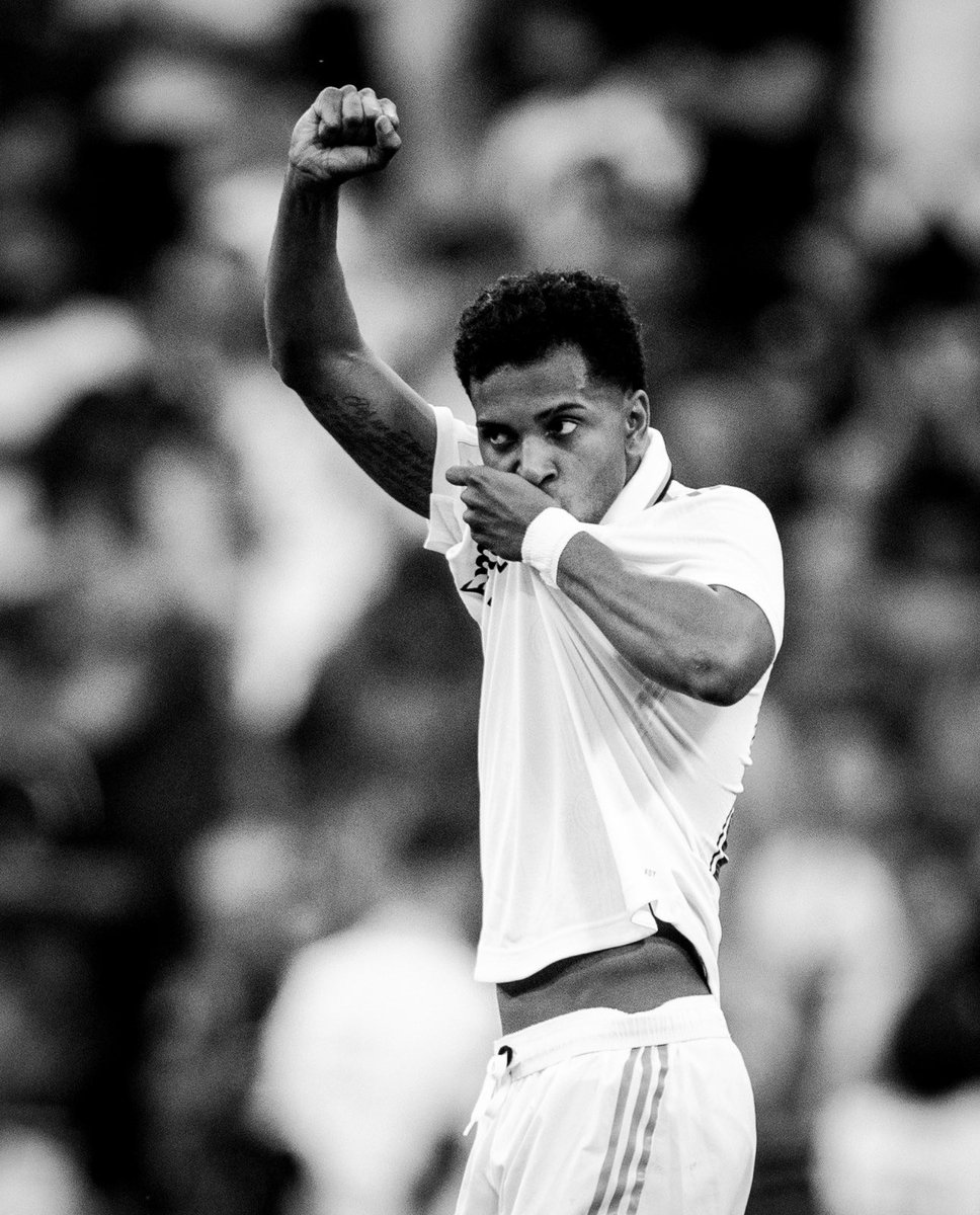 RodrygoGoes's tweet photo. Real Madrid te quiero
Siempre te animaré
El alma yo me dejo… 

🤍⚡️ @realmadrid https://t.co/Bj6QsY8502