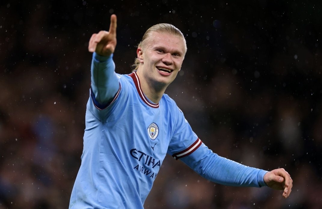 If the Robot scores against Fulham tomorow I'll giveaway £20 to someone.
Like &amp; Retweet to enter ❤️🔄🤖