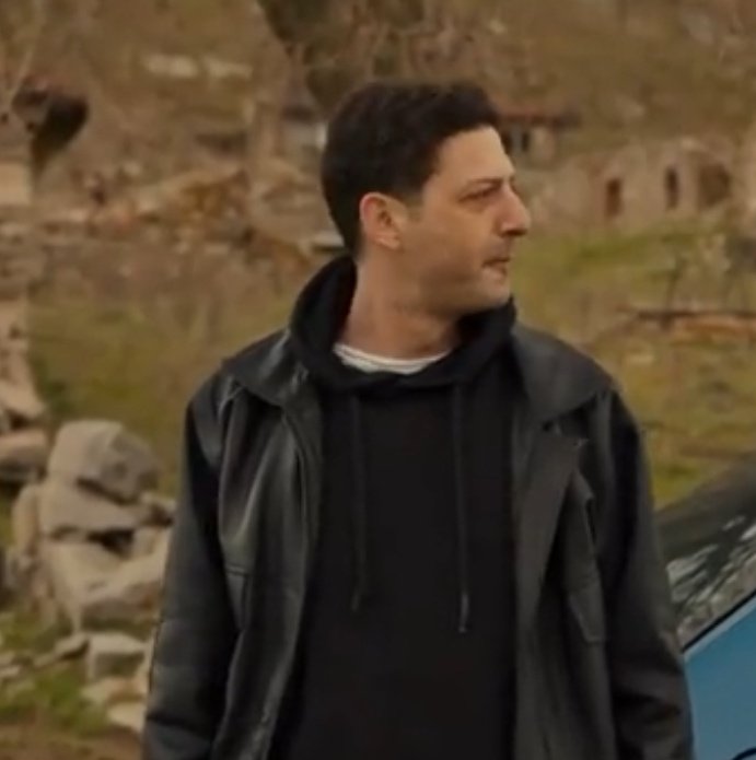 yagmuradamicin's tweet image. şu bakışların altında derin bir şeyler var bunu öyle güzel hissettirdin ki inan ulaş torun 🥹🩷
#inanulaştorun 
#selbar #GönülDağı