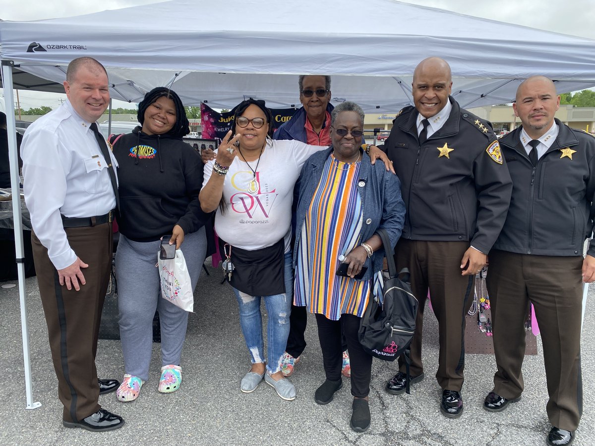 PGSheriff_PIO's tweet photo. heriff Carr was honored to support the 7th DAHIICVF: Stop the Violence, Start the Healing Anniversary. This event brings awareness to the violence in our community and is a reminder that together, we can make a difference. #PGSO https://t.co/Tp5cYkoOKE