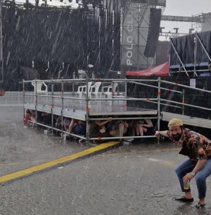 murcianotific's tweet photo. *Cae una tormenta en Murcia*
Mientras tanto los murcianos: https://t.co/q9Tbr4YLgY