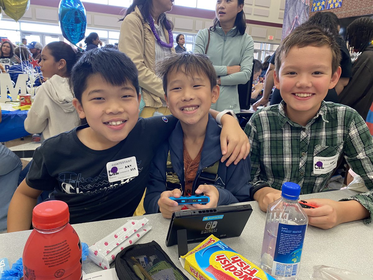 artsmartmcclure's tweet photo. UIL Art     Colony Meadows Placed !!
Owen 1st , Micah 2nd , Andrew 3rd 
I am honored to have had the chance 
To coach them. https://t.co/Po1QShHnSp