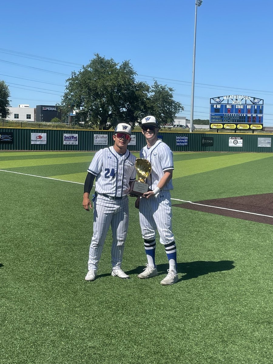 calynn06's tweet photo. Two Roos headed to be Vikes!! #twotimechamps
@WHSRooBaseball @CASCBaseball @PaulPulley17 @TannerMullins04 @omarjuarezbsbl4 https://t.co/0iHDMiHqX6