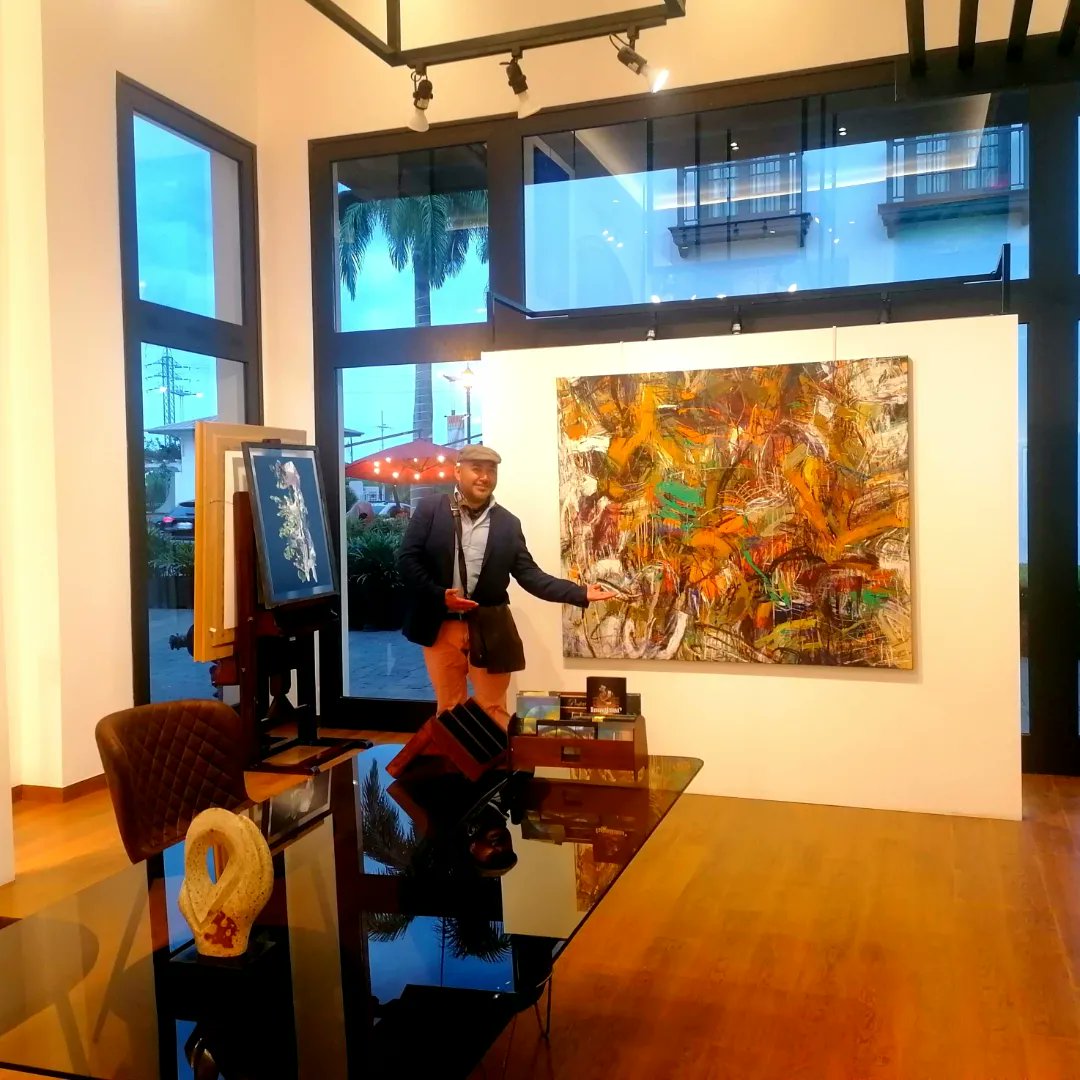 calixto6's tweet photo. Galeria imaginar. Guayaquil. 2023 https://t.co/PnQ0MubQsC