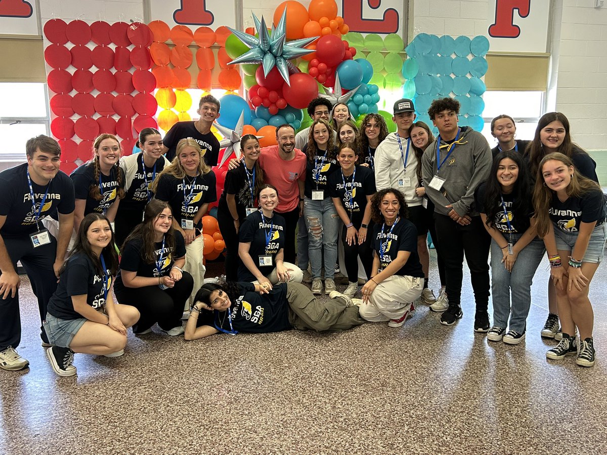 VHSLSLC2023's tweet photo. We held closing remarks from Mr. Knight - next year’s conference will be in November at Blacksburg HS! 

It was an amazing day! From all of us at Kempsville HS - THANK YOU FOR PAINTING THE WAY WITH US IN 2023! 🖌️❤️🐠 #VHSLSLC2023 https://t.co/lTfQkc7doD