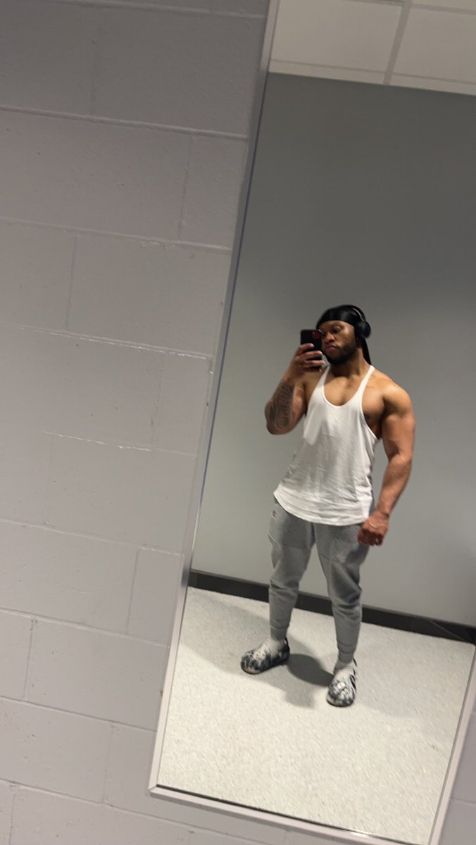 LegendaryGMusty's tweet photo. When I found out that Baki Hanma was the same height as me it really changed my outlook on life https://t.co/e4UTbBzHHc