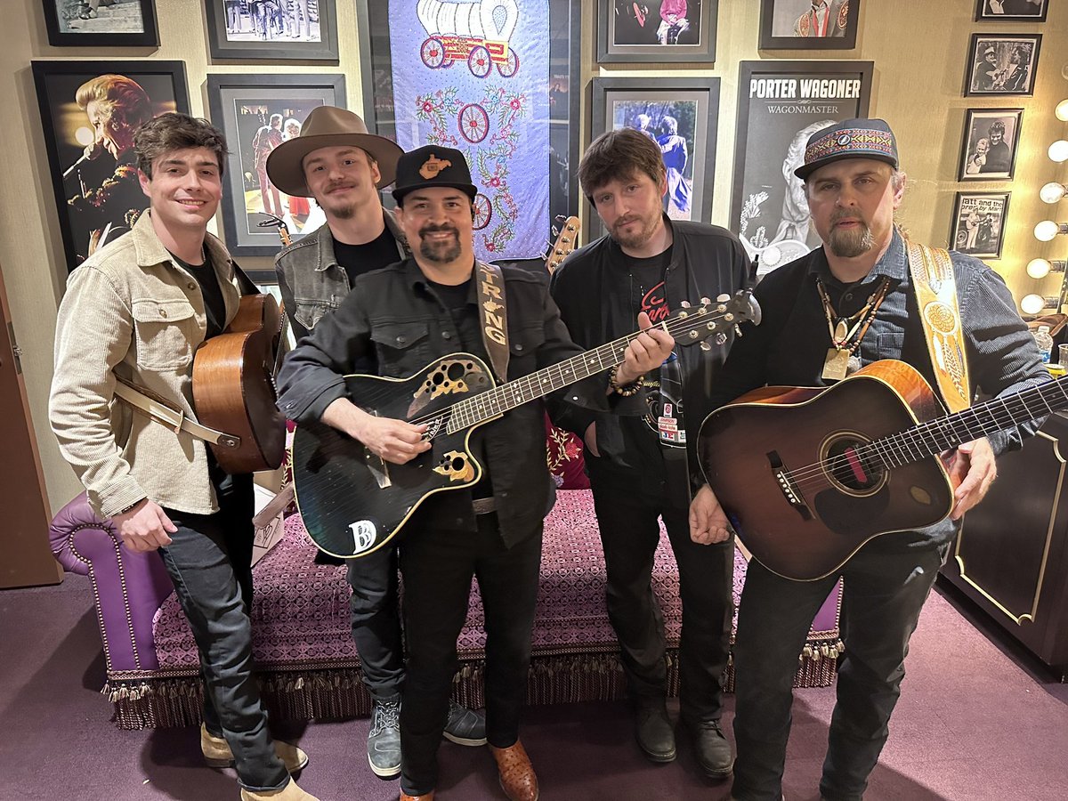 DavissonBroBand's tweet photo. Gettin ready to hit the @opry stage in just a few minutes. Y��all tune in on @wsmradio! https://t.co/cidaTWsTaV #Opry #DBBHome https://t.co/dJmeZ9EebU