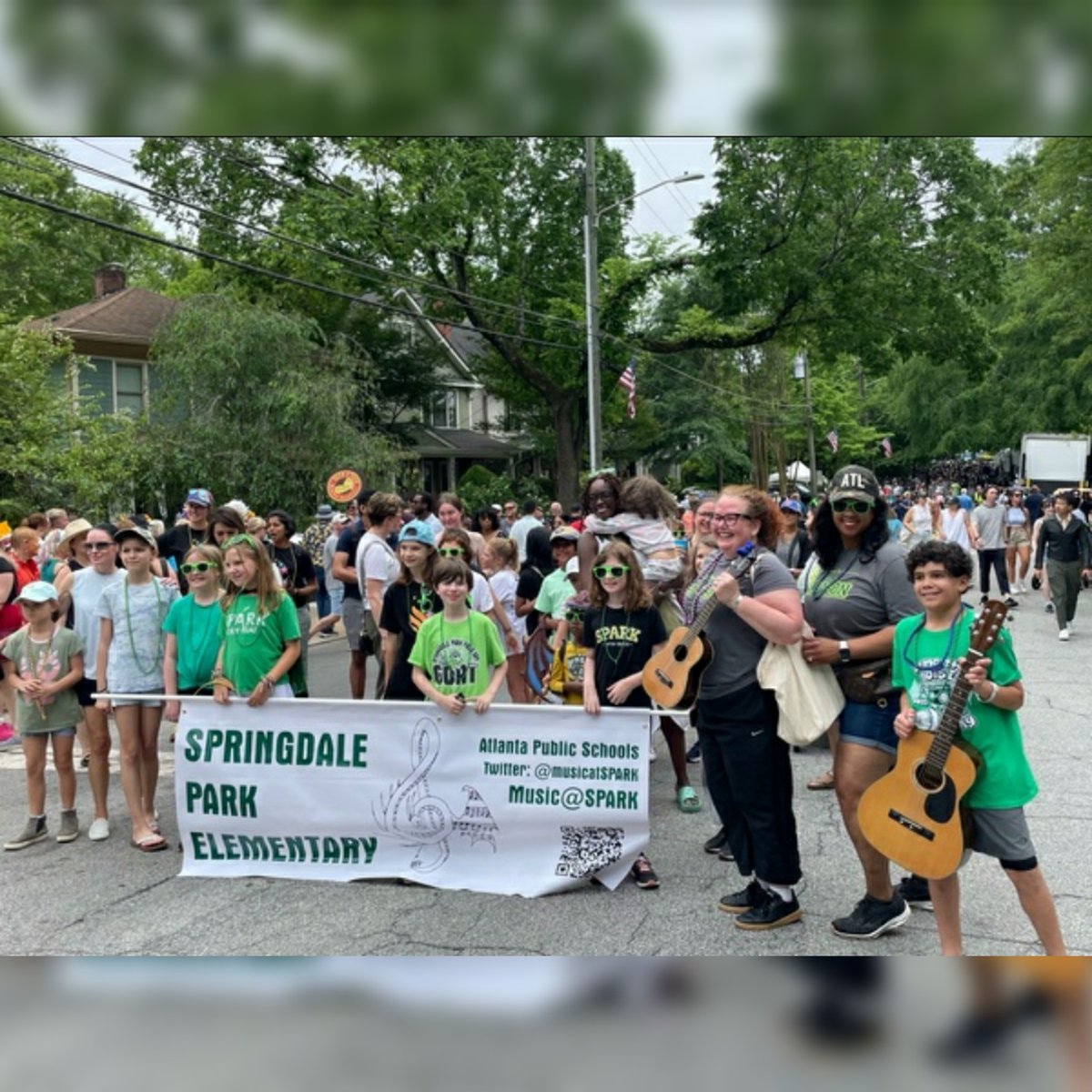 MusicAtSPARK's tweet photo. We had the best time at the @InmanParkFest parade with our @APS_SPARK @SPARKpto kids + our future Ss from Inman Park @BatonBob (yay!) and the @midtownhighband! Thank you @karenheim for our banner, &amp; @drjtoney @sarapruett5 and the other teachers who marched! #apsarts https://t.co/fTkdXQCafk
