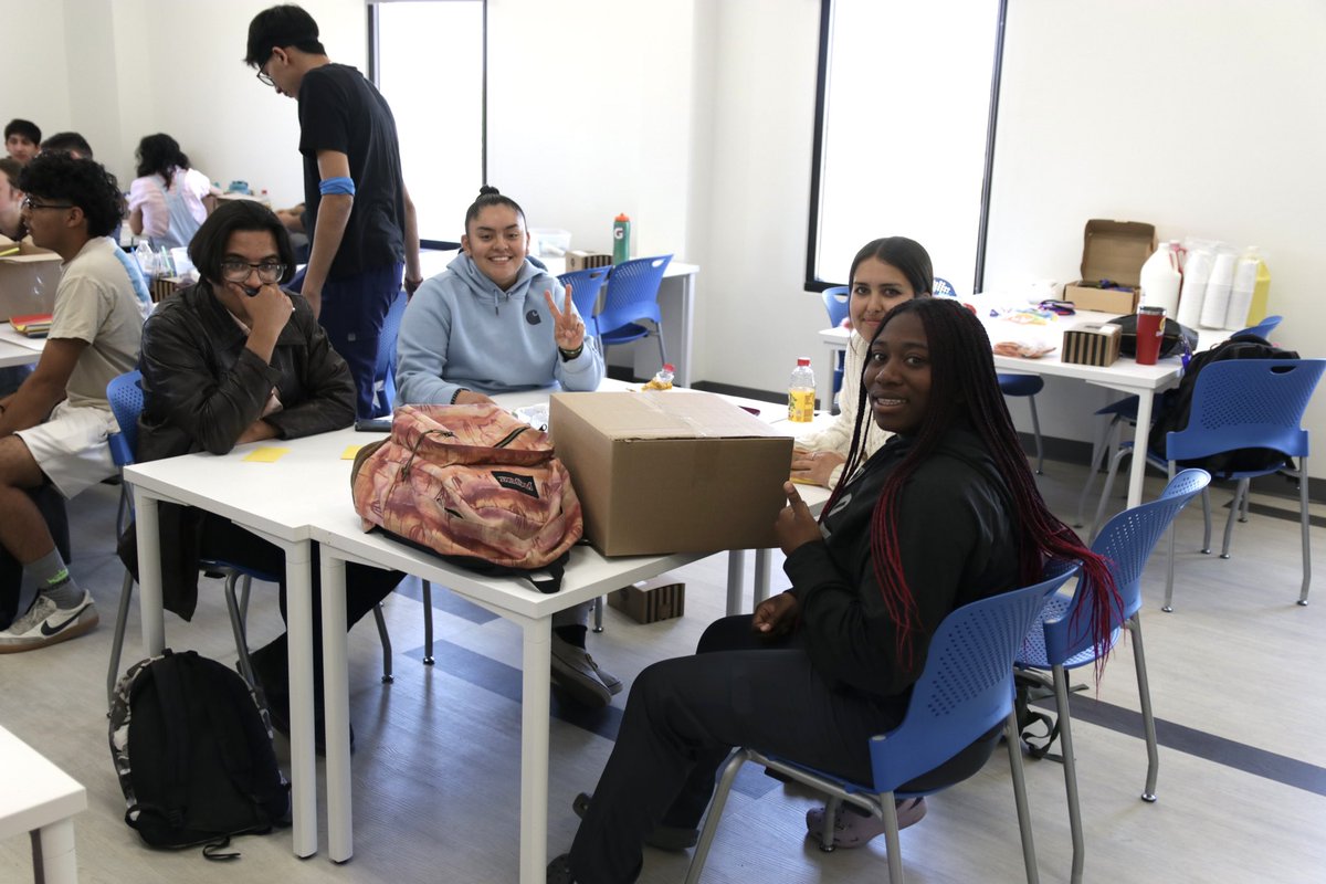 Some of our GT students competing this week at Q-BEC finals with our partners at Creative Learning Collaborative! #TeamSISD #BULLDOGNATION <a href="/Socorro_HS1/">Ignacio Estorga, Ed.D</a> <a href="/NFranklin_AA/">Nancy Franklin</a> <a href="/RRodriguez_SHS/">Rosalva Rodriguez</a>