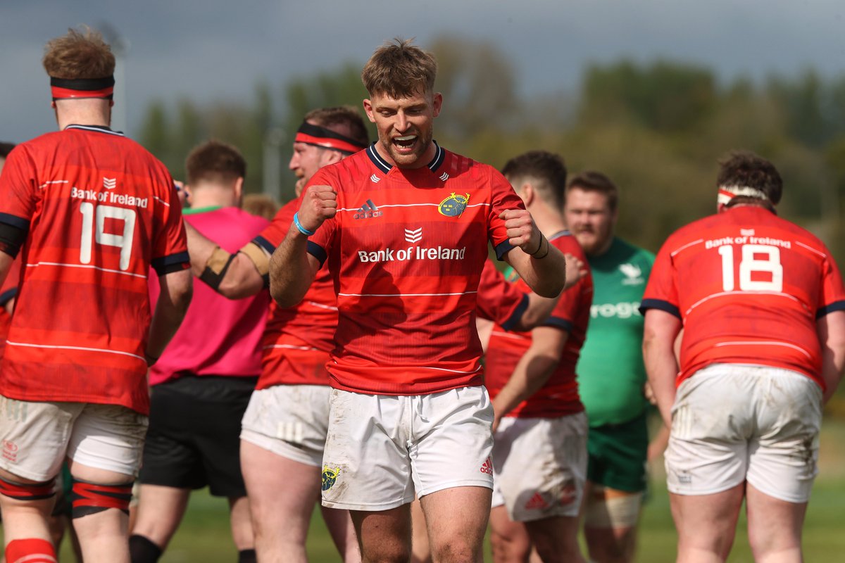 Munsterrugby's tweet photo. It was a busy day on Saturday as the Munster Juniors came from behind to beat Connacht while Midleton retained their senior status with a win over Richmond 🏉

Connacht v Munster: https://t.co/jXM1Lj2pGC

Midleton v Richmond: https://t.co/rXM3uNBHZC

#MunsterStartsHere #SUAF 🔴 https://t.co/Xs2W8U2yFq
