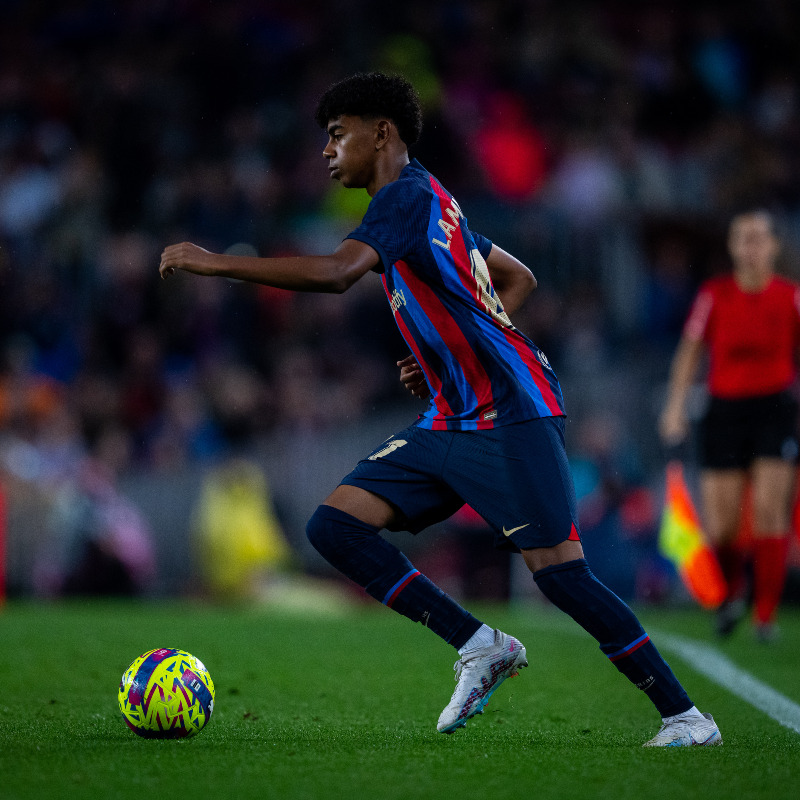 FCBarcelona_es's tweet photo. 👶 ¿Y tú, qué hacías con 15 años, 9 meses y 16 días?