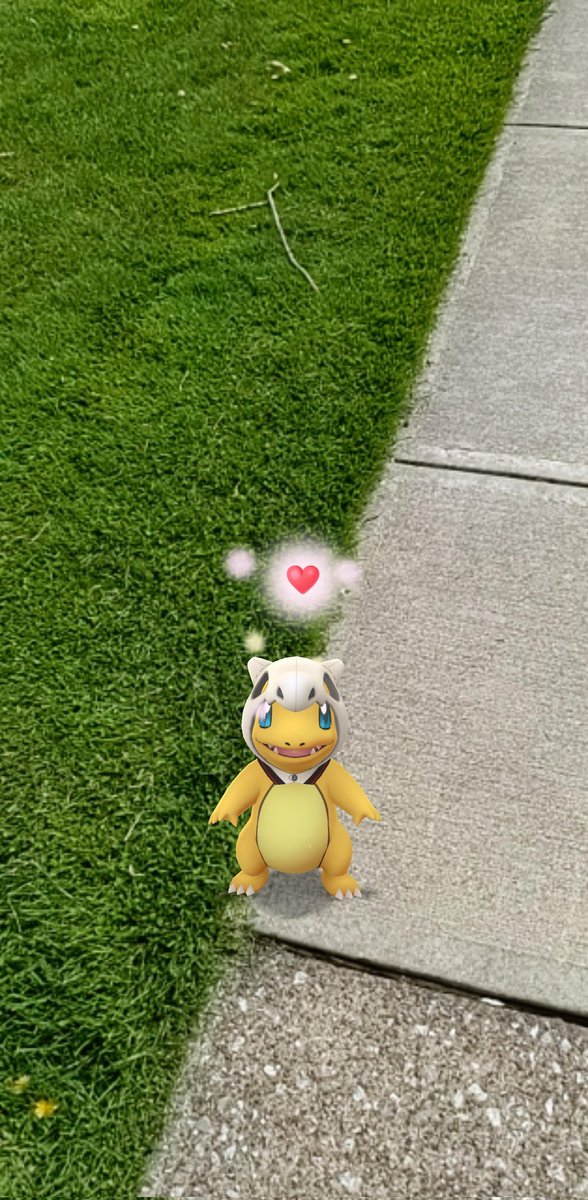 QuackSquish's tweet photo. @PokemonGoLyf This lil shiny Halloween guy is mine! https://t.co/XN7RBpNExO