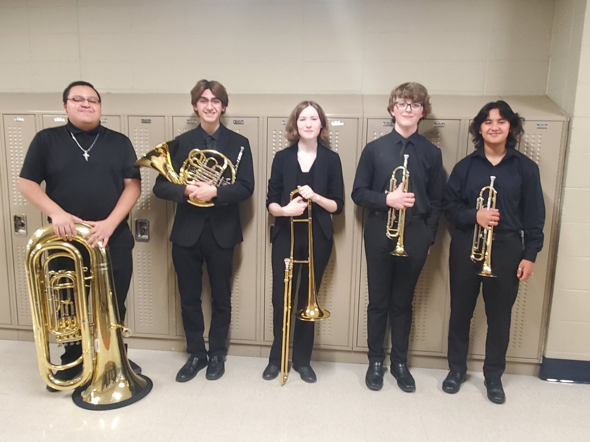 wichitaeastband's tweet photo. Congratulations to all of the musicians who performed at State Solo and Small Ensemble Festival today in Topeka! I forgot to take pictures this morning and missed getting pics of some performers, but all were great! #WeFlyTogether #BusiestWeekEver https://t.co/ba7XDu5478